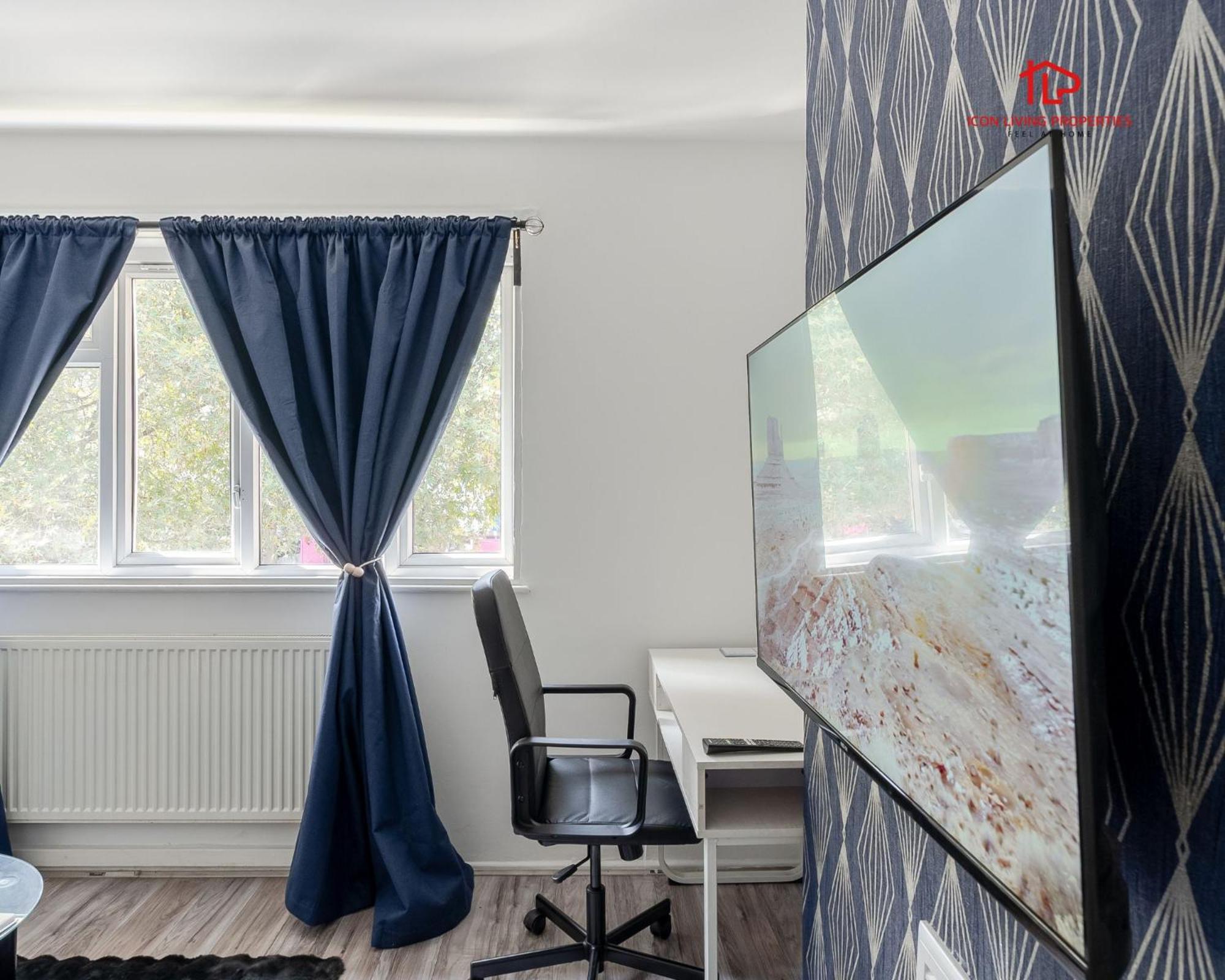Spacious 1 Bed Flat For Contractors Leisure And Relocation Guests By Icon Living Properties Short Lets And Serviced Accommodation Barking Luaran gambar